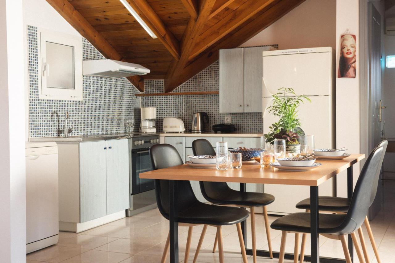 Lithakia  George Beachfront Apartments מראה חיצוני תמונה