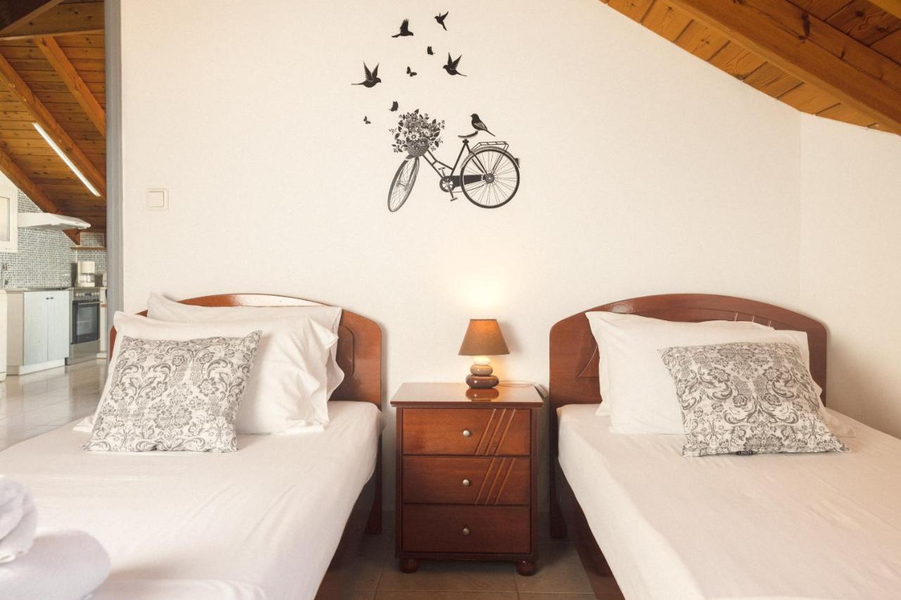 Lithakia  George Beachfront Apartments מראה חיצוני תמונה