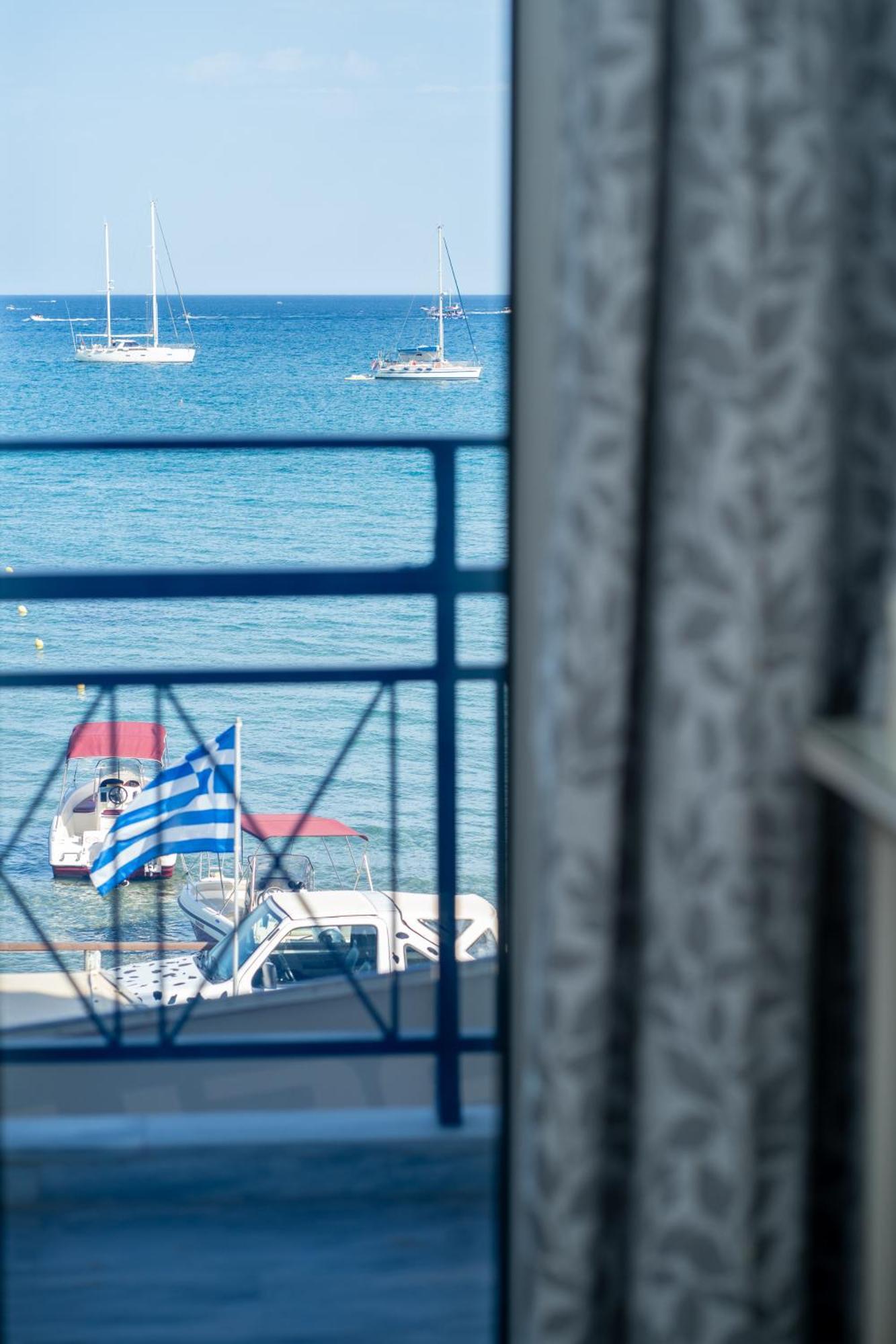 Lithakia  George Beachfront Apartments חדר תמונה