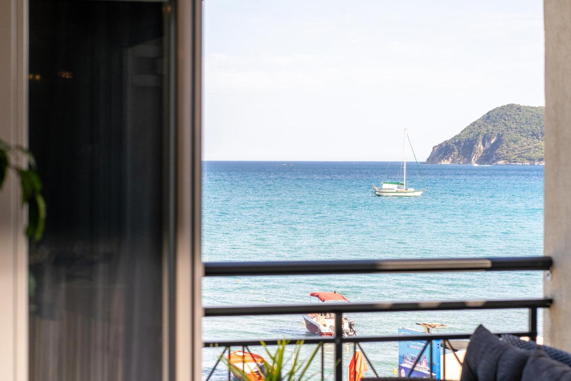 Lithakia  George Beachfront Apartments חדר תמונה