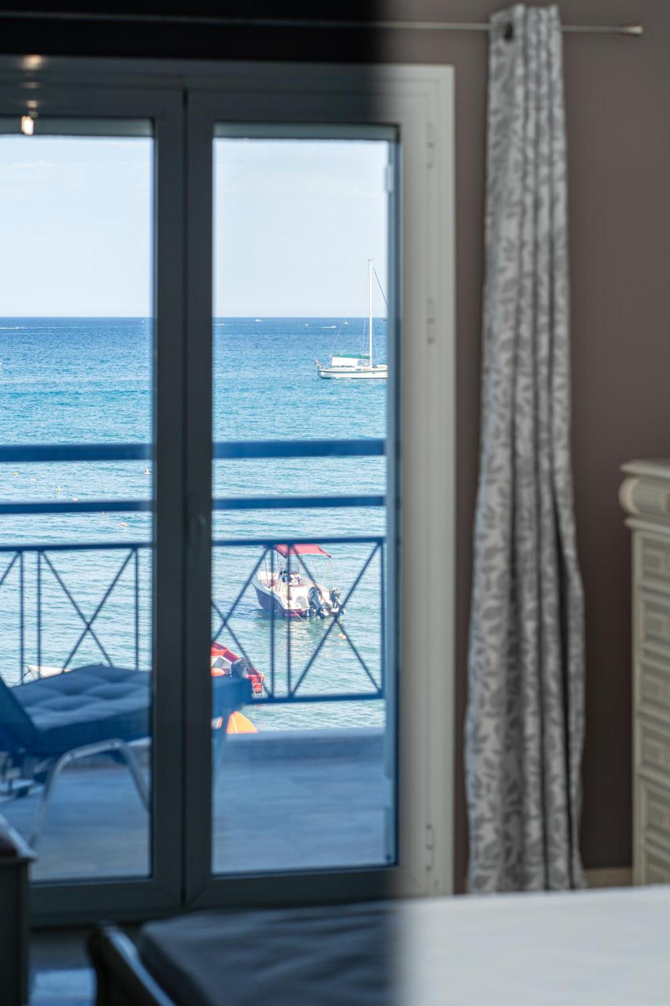 Lithakia  George Beachfront Apartments חדר תמונה