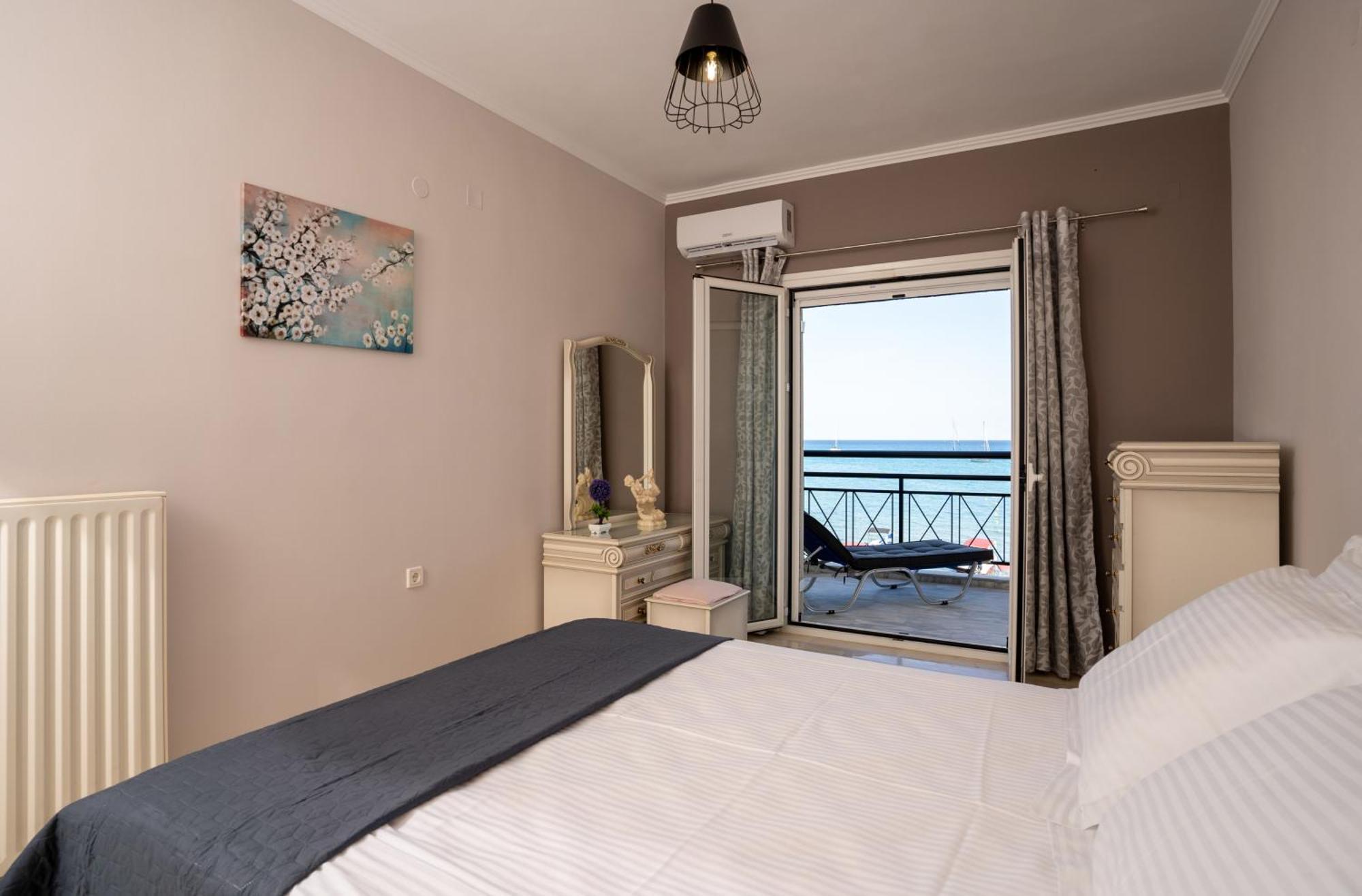 Lithakia  George Beachfront Apartments מראה חיצוני תמונה