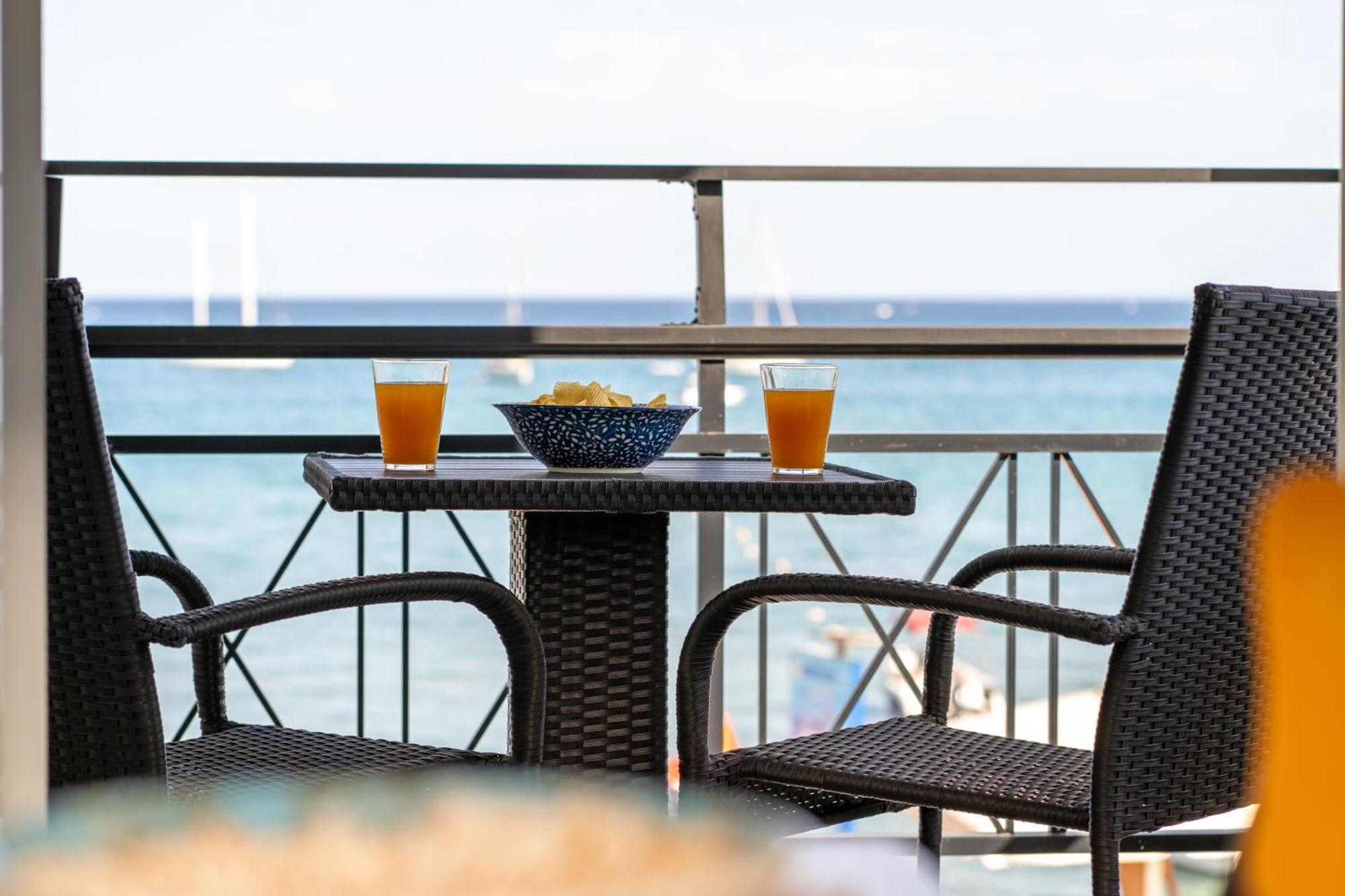 Lithakia  George Beachfront Apartments חדר תמונה